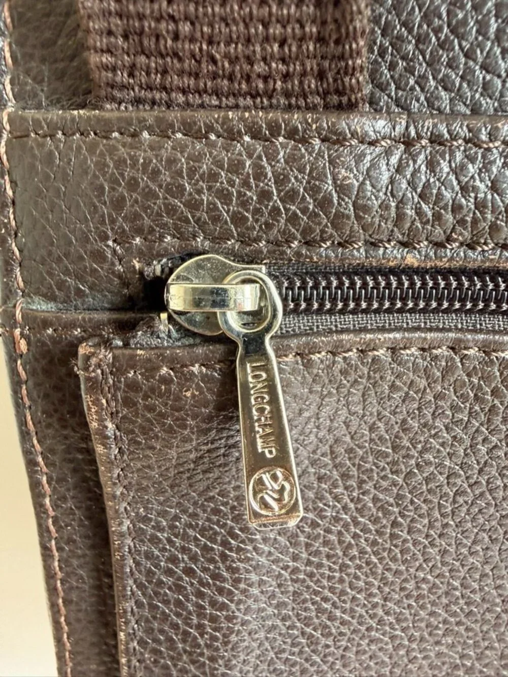 Brown Leather Messenger Bag | Longchamp
